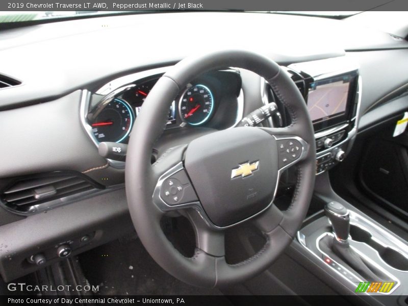 Pepperdust Metallic / Jet Black 2019 Chevrolet Traverse LT AWD