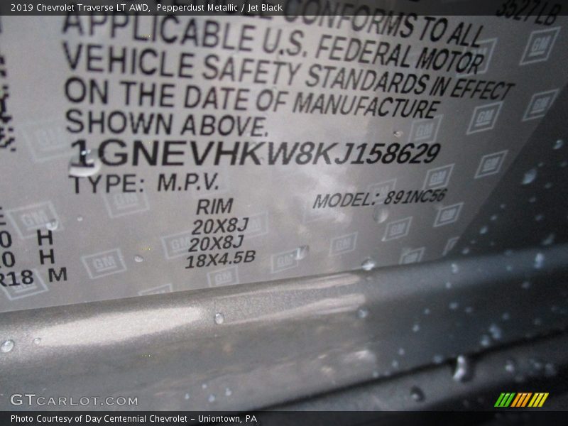Pepperdust Metallic / Jet Black 2019 Chevrolet Traverse LT AWD