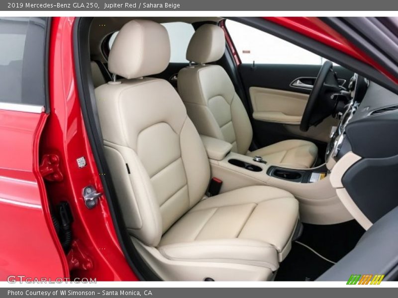 Jupiter Red / Sahara Beige 2019 Mercedes-Benz GLA 250