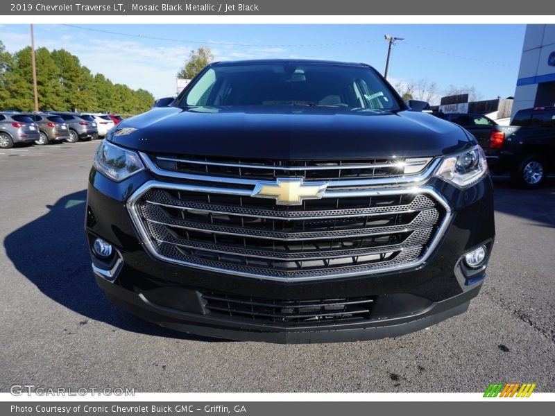 Mosaic Black Metallic / Jet Black 2019 Chevrolet Traverse LT