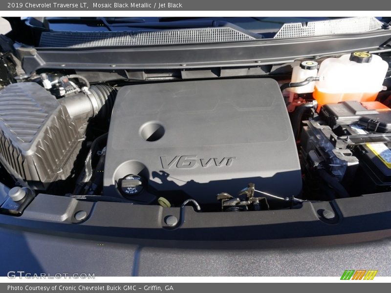 Mosaic Black Metallic / Jet Black 2019 Chevrolet Traverse LT