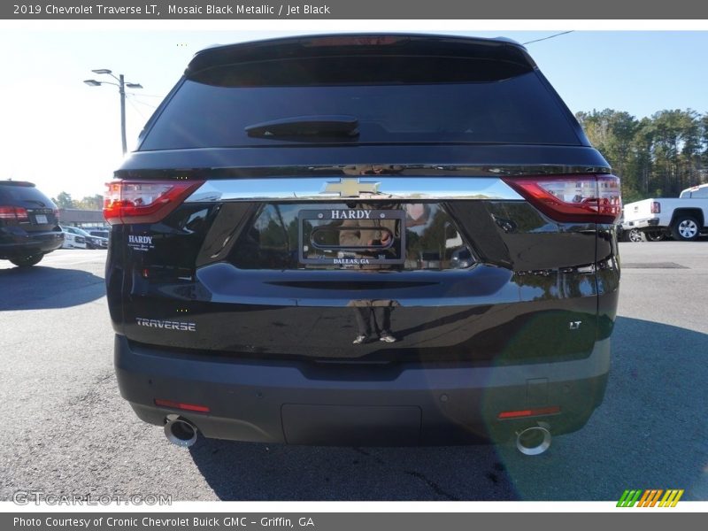 Mosaic Black Metallic / Jet Black 2019 Chevrolet Traverse LT