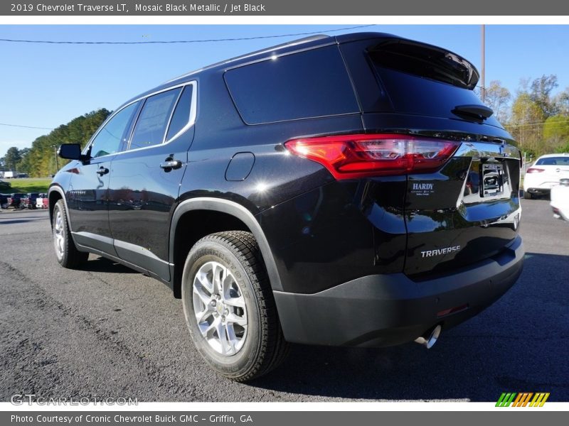 Mosaic Black Metallic / Jet Black 2019 Chevrolet Traverse LT