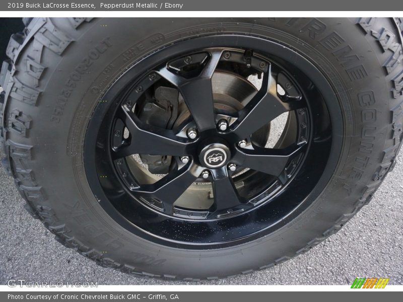 Pepperdust Metallic / Ebony 2019 Buick LaCrosse Essence