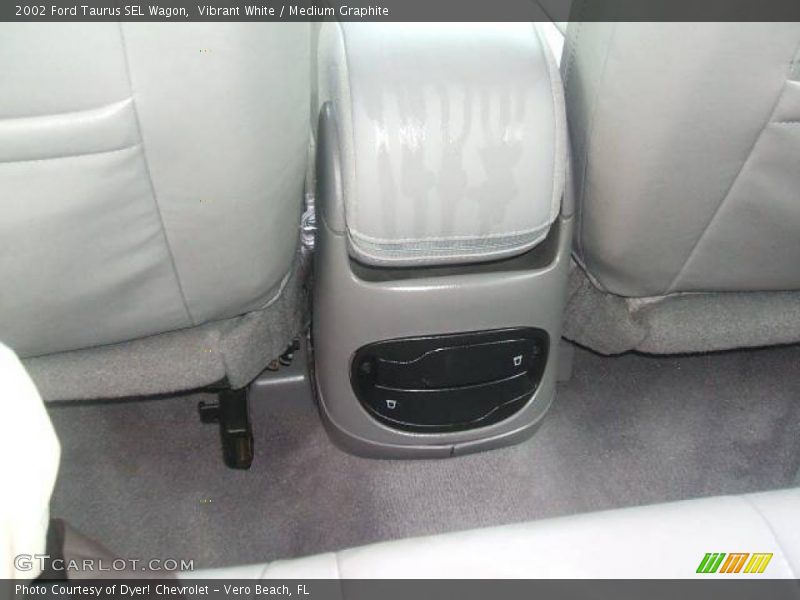 Vibrant White / Medium Graphite 2002 Ford Taurus SEL Wagon