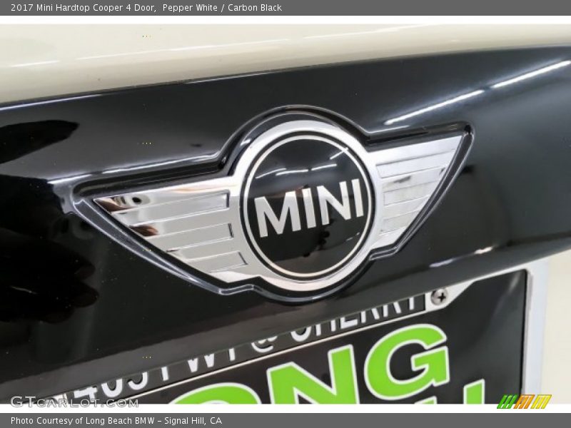 Pepper White / Carbon Black 2017 Mini Hardtop Cooper 4 Door