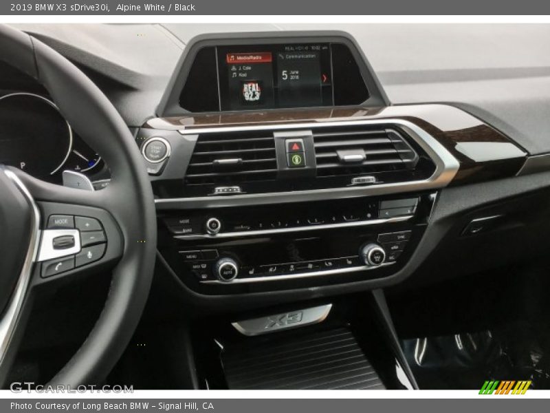 Alpine White / Black 2019 BMW X3 sDrive30i