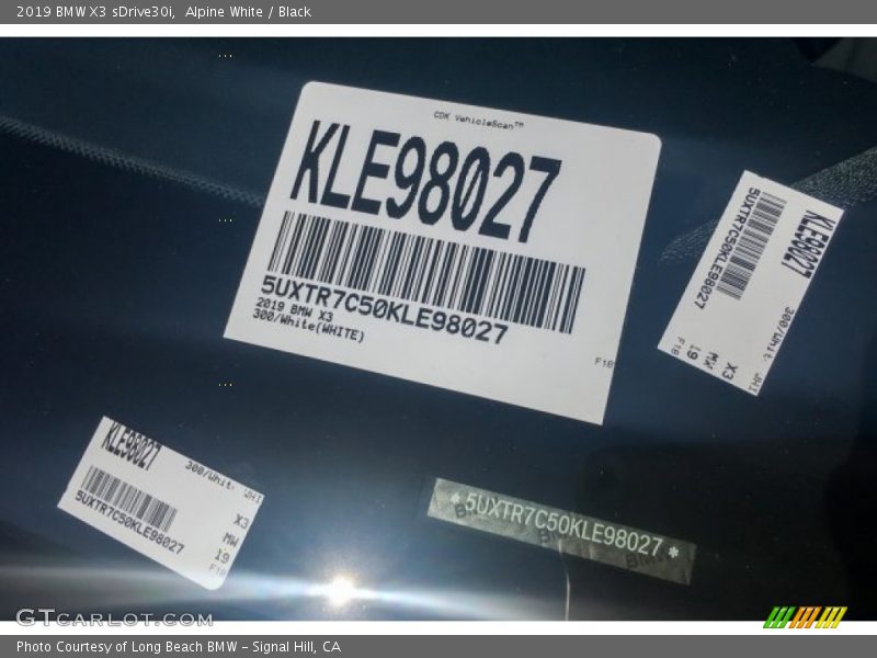 Alpine White / Black 2019 BMW X3 sDrive30i