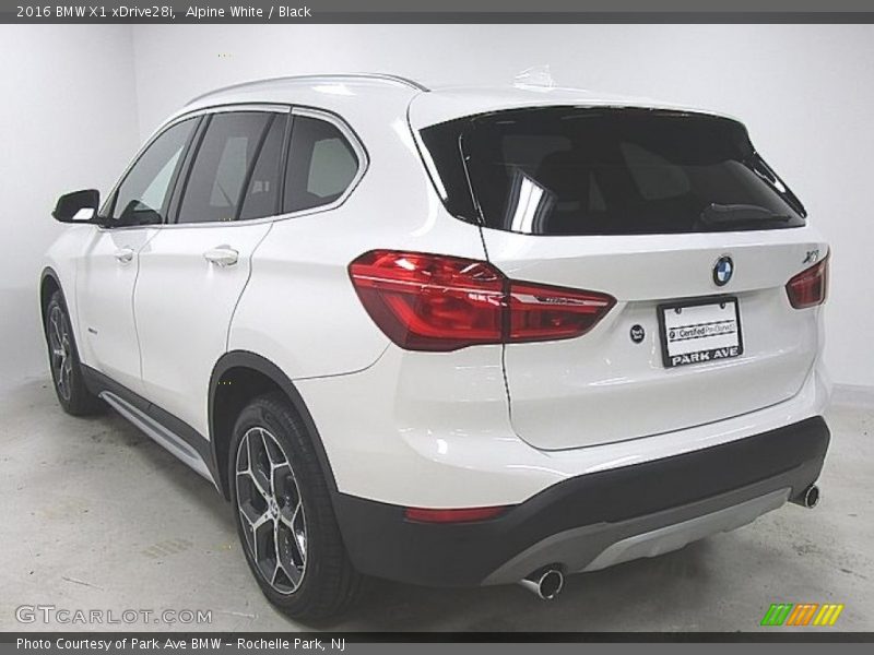 Alpine White / Black 2016 BMW X1 xDrive28i