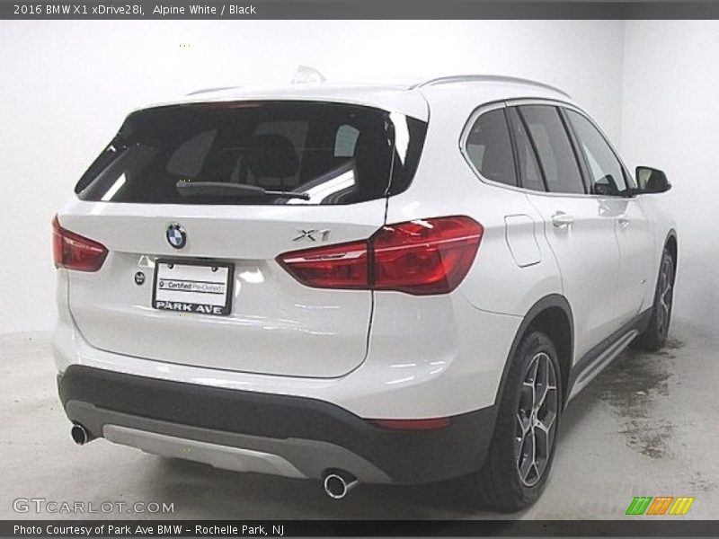 Alpine White / Black 2016 BMW X1 xDrive28i