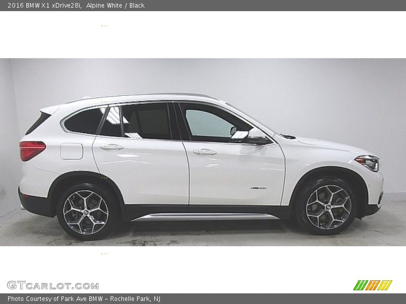 Alpine White / Black 2016 BMW X1 xDrive28i