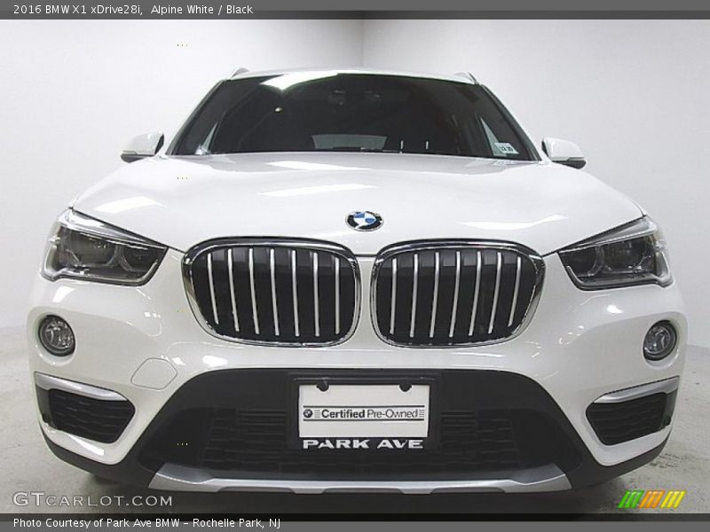 Alpine White / Black 2016 BMW X1 xDrive28i