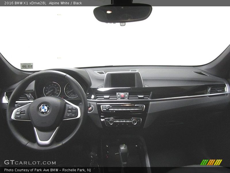 Alpine White / Black 2016 BMW X1 xDrive28i