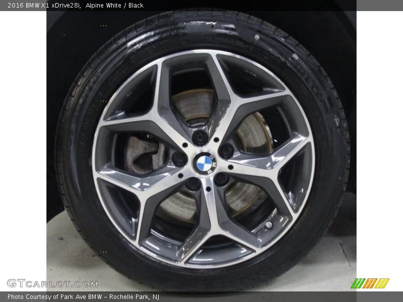 Alpine White / Black 2016 BMW X1 xDrive28i