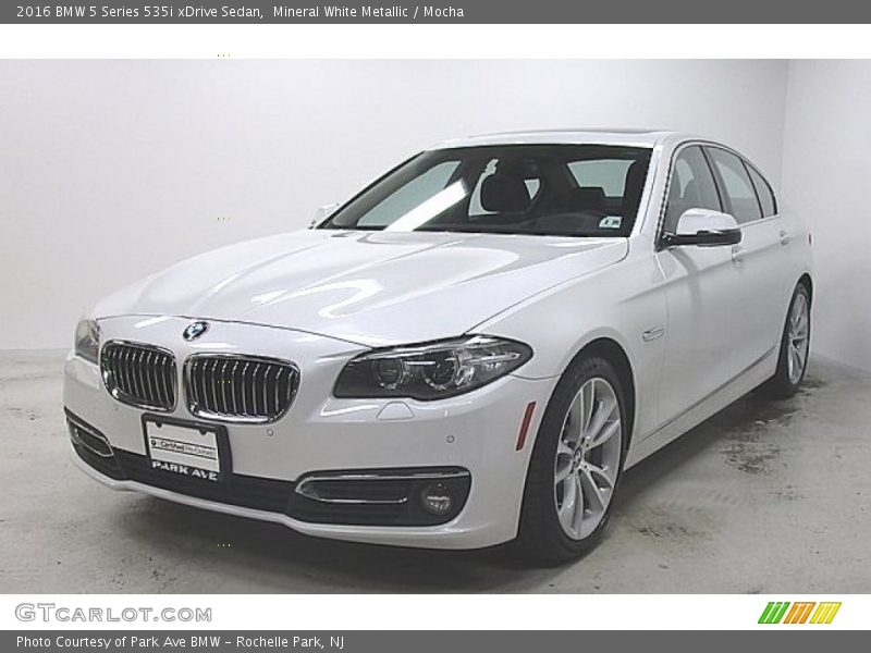 Mineral White Metallic / Mocha 2016 BMW 5 Series 535i xDrive Sedan