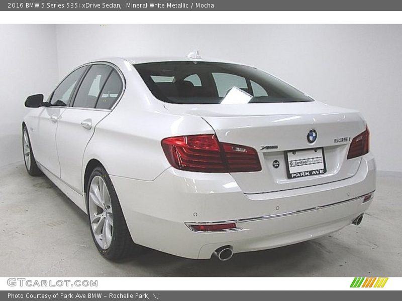 Mineral White Metallic / Mocha 2016 BMW 5 Series 535i xDrive Sedan