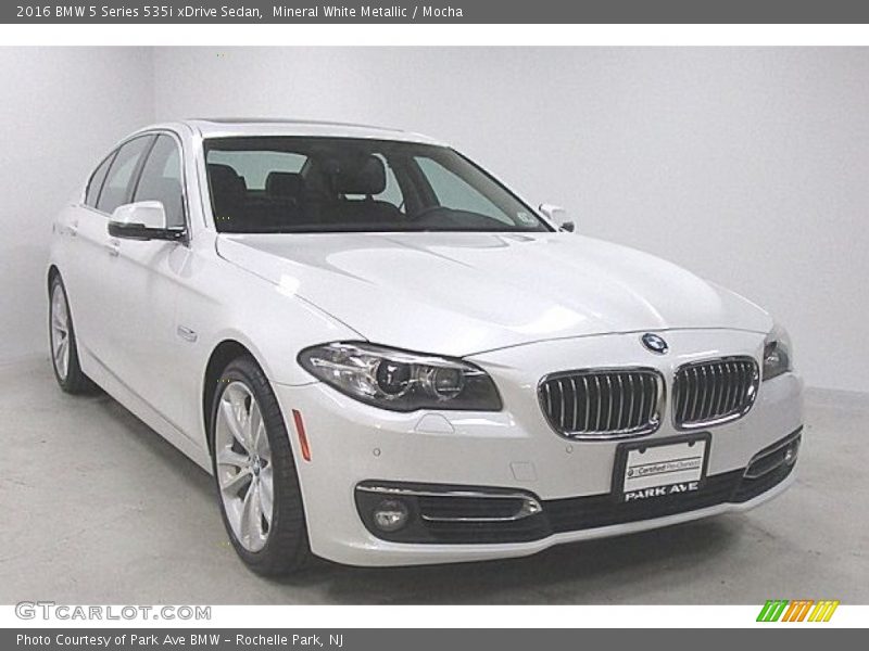 Mineral White Metallic / Mocha 2016 BMW 5 Series 535i xDrive Sedan