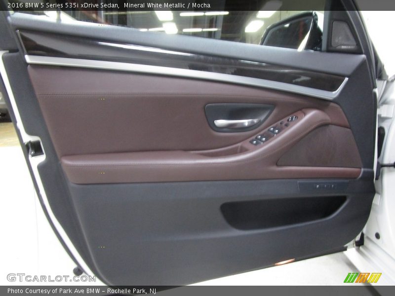 Mineral White Metallic / Mocha 2016 BMW 5 Series 535i xDrive Sedan