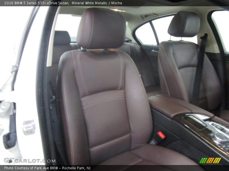 Mineral White Metallic / Mocha 2016 BMW 5 Series 535i xDrive Sedan
