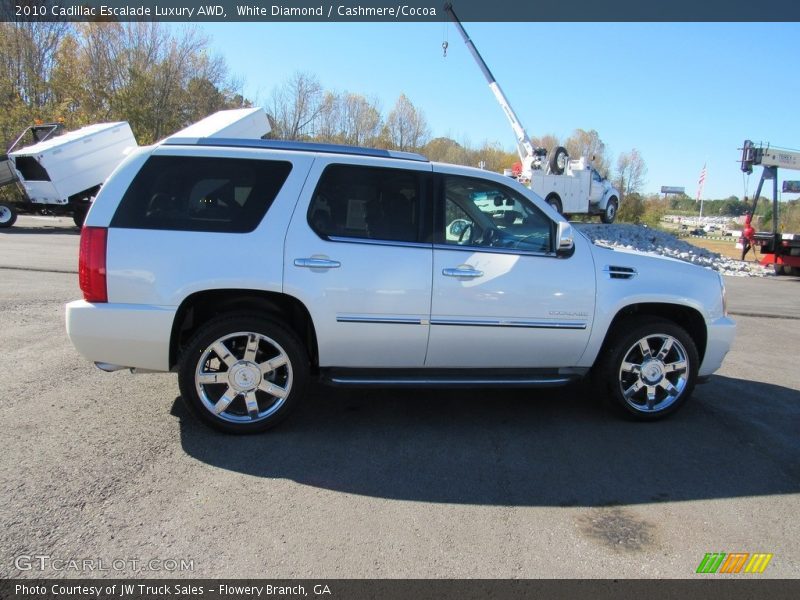 White Diamond / Cashmere/Cocoa 2010 Cadillac Escalade Luxury AWD