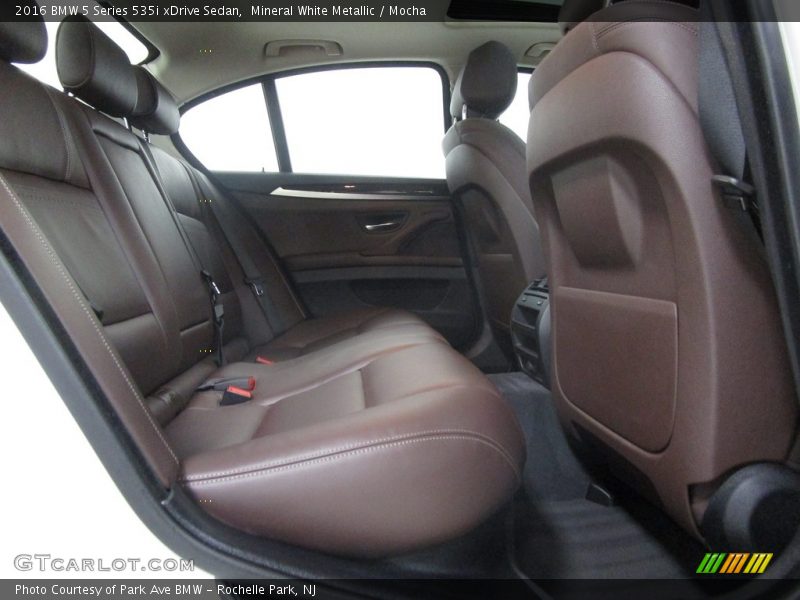 Mineral White Metallic / Mocha 2016 BMW 5 Series 535i xDrive Sedan