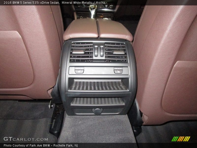 Mineral White Metallic / Mocha 2016 BMW 5 Series 535i xDrive Sedan