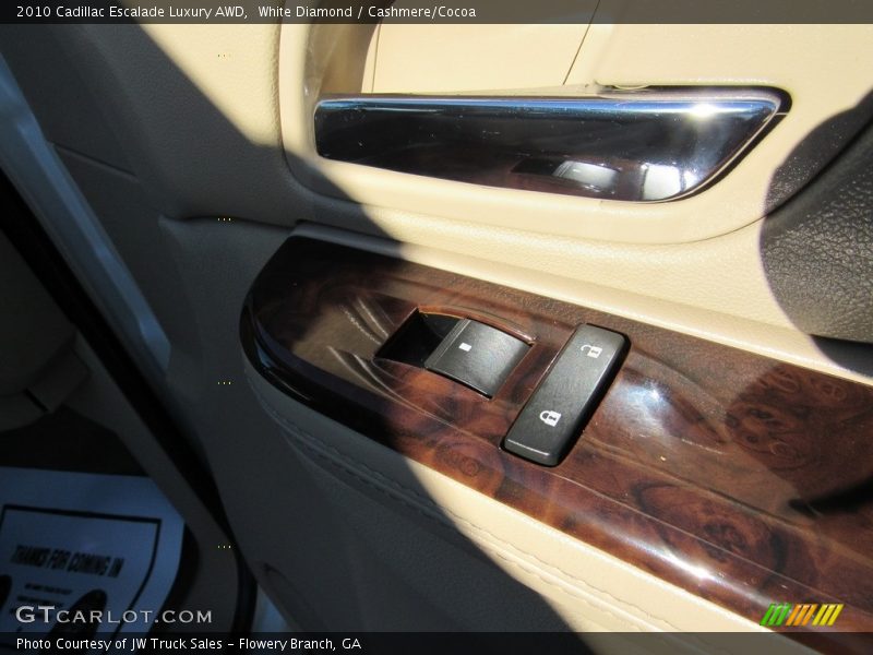 White Diamond / Cashmere/Cocoa 2010 Cadillac Escalade Luxury AWD