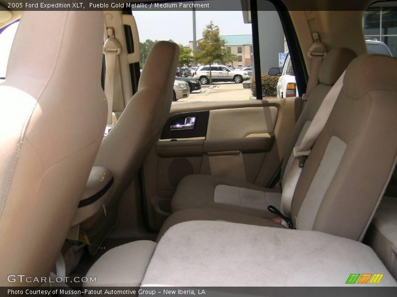 Pueblo Gold Metallic / Medium Parchment 2005 Ford Expedition XLT