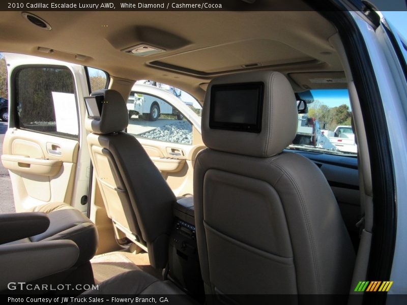 White Diamond / Cashmere/Cocoa 2010 Cadillac Escalade Luxury AWD