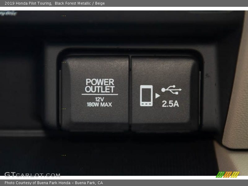 Black Forest Metallic / Beige 2019 Honda Pilot Touring