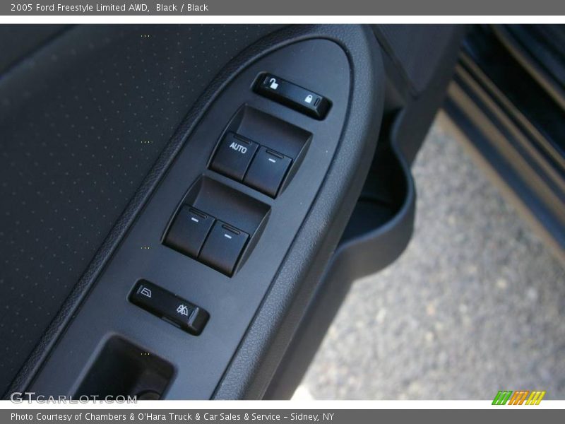 Black / Black 2005 Ford Freestyle Limited AWD