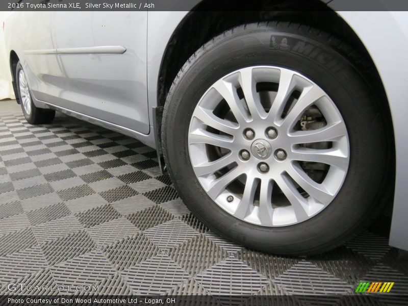 Silver Sky Metallic / Ash 2016 Toyota Sienna XLE