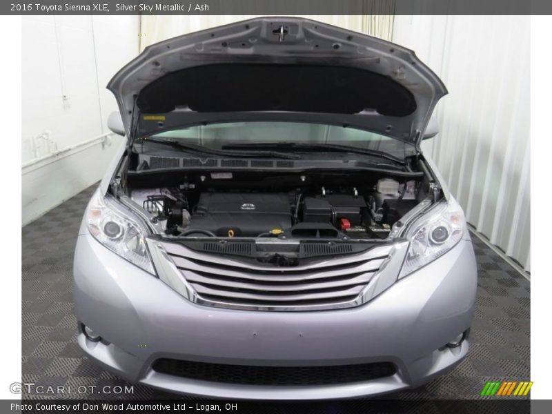 Silver Sky Metallic / Ash 2016 Toyota Sienna XLE