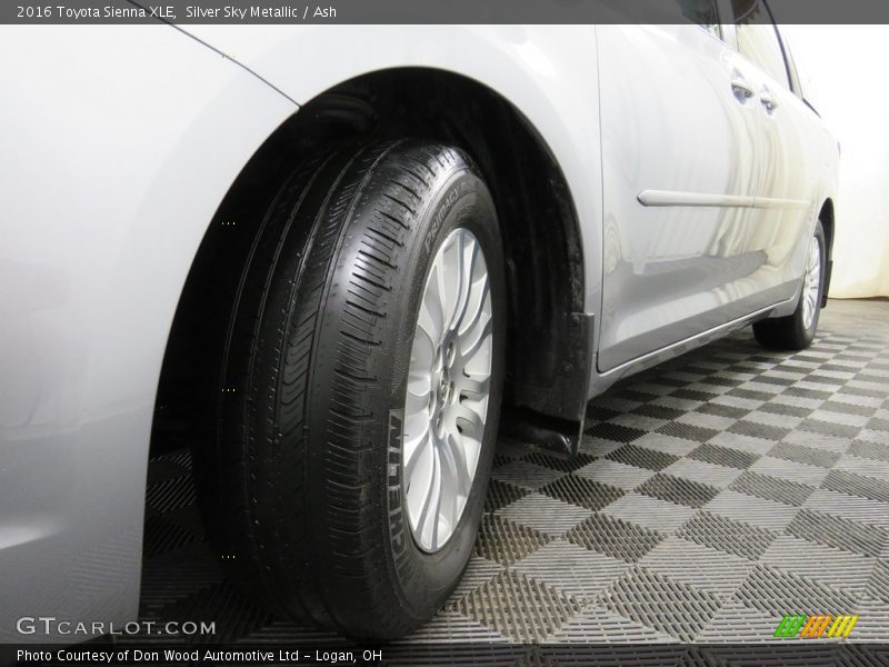 Silver Sky Metallic / Ash 2016 Toyota Sienna XLE