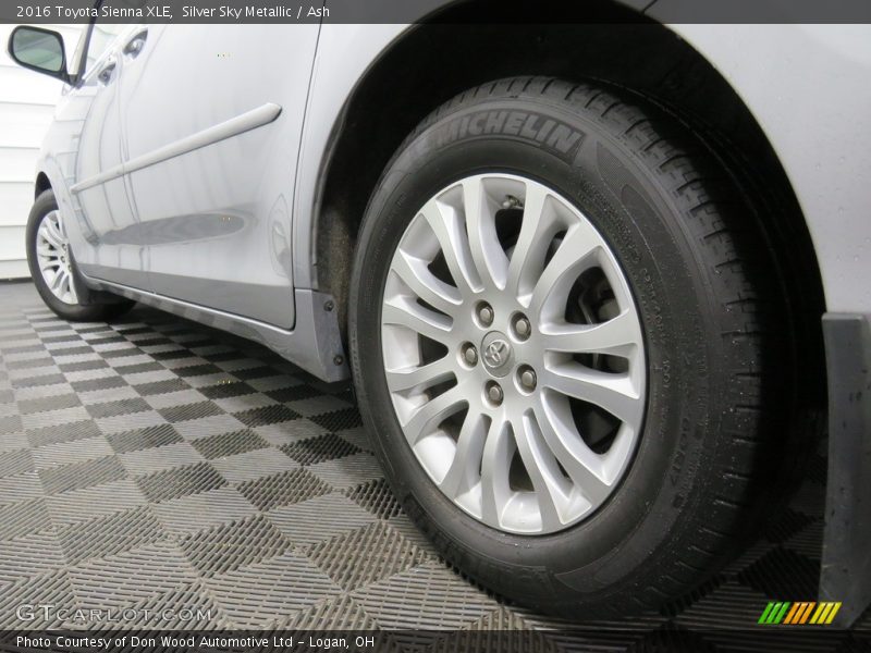 Silver Sky Metallic / Ash 2016 Toyota Sienna XLE