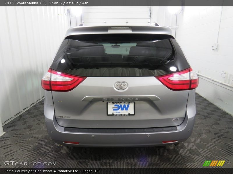 Silver Sky Metallic / Ash 2016 Toyota Sienna XLE