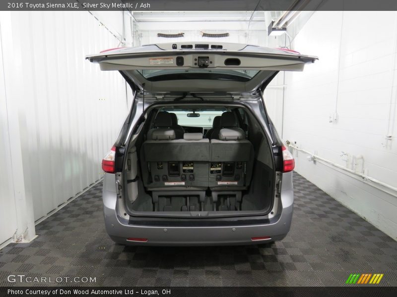 Silver Sky Metallic / Ash 2016 Toyota Sienna XLE