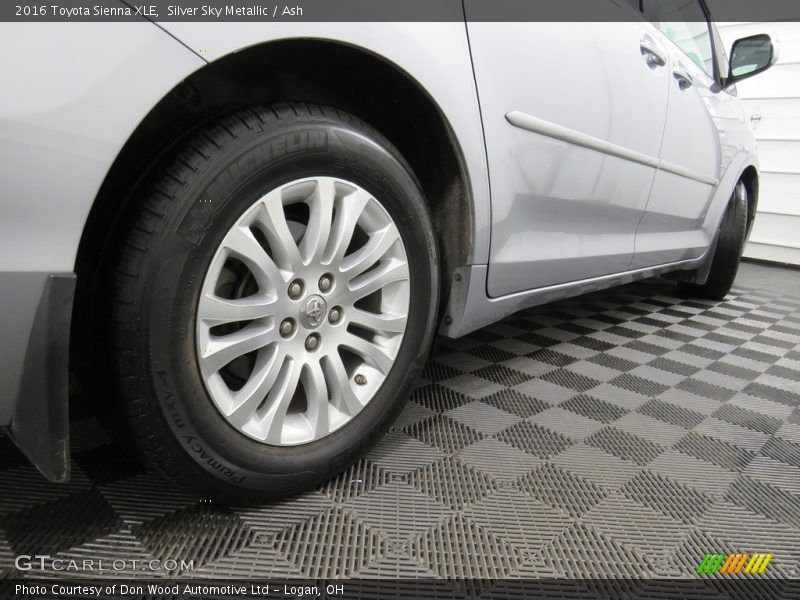 Silver Sky Metallic / Ash 2016 Toyota Sienna XLE