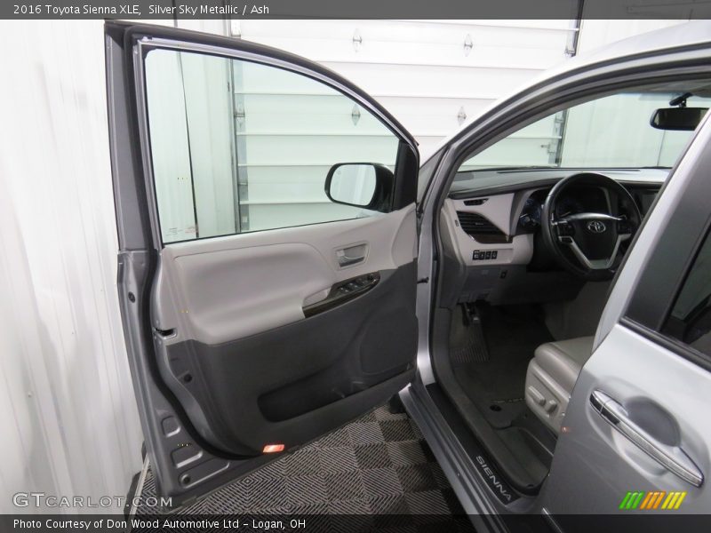 Silver Sky Metallic / Ash 2016 Toyota Sienna XLE