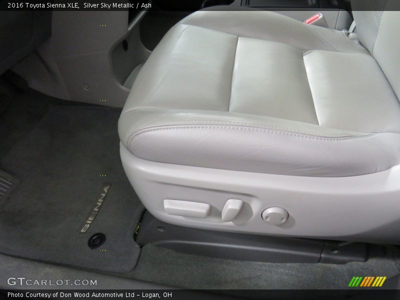 Silver Sky Metallic / Ash 2016 Toyota Sienna XLE