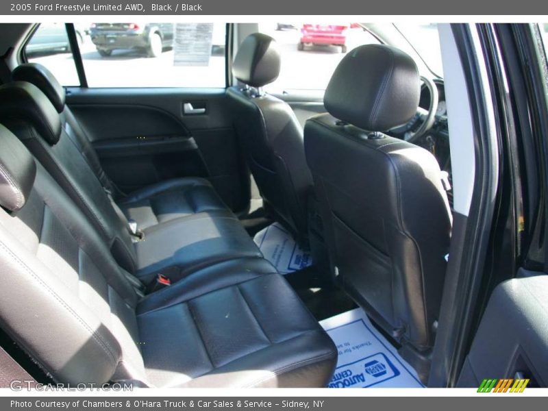 Black / Black 2005 Ford Freestyle Limited AWD