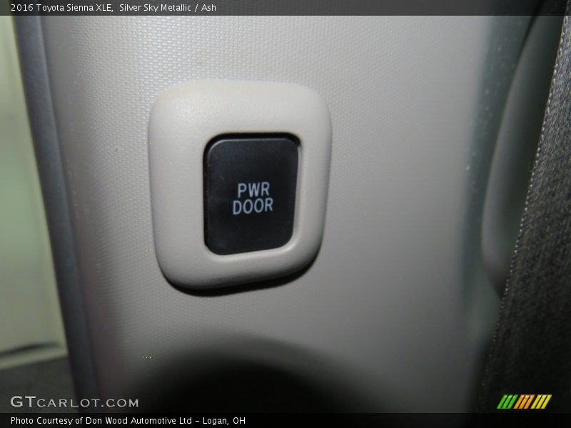 Silver Sky Metallic / Ash 2016 Toyota Sienna XLE
