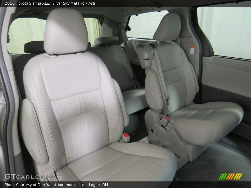 Silver Sky Metallic / Ash 2016 Toyota Sienna XLE