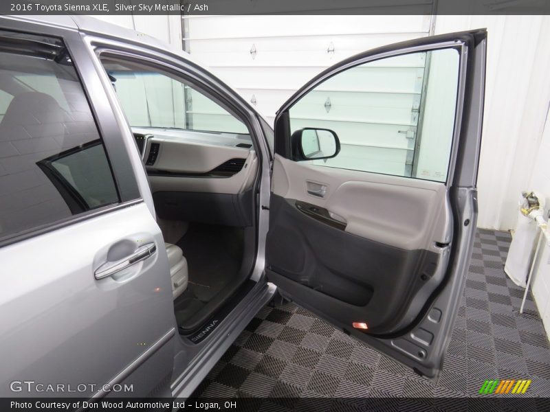 Silver Sky Metallic / Ash 2016 Toyota Sienna XLE