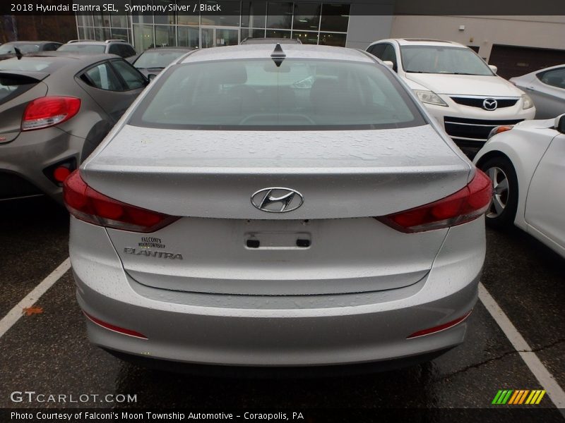 Symphony Silver / Black 2018 Hyundai Elantra SEL