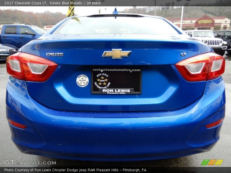 Kinetic Blue Metallic / Jet Black 2017 Chevrolet Cruze LT
