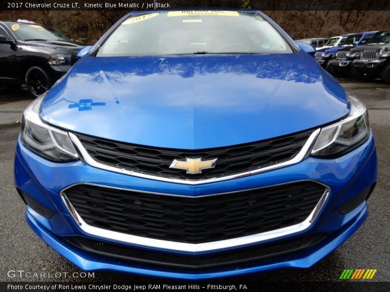 Kinetic Blue Metallic / Jet Black 2017 Chevrolet Cruze LT