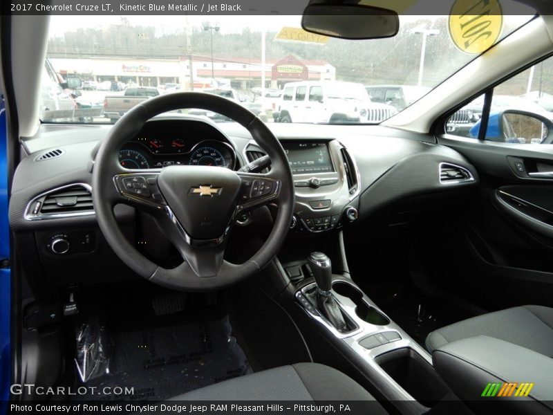 Kinetic Blue Metallic / Jet Black 2017 Chevrolet Cruze LT