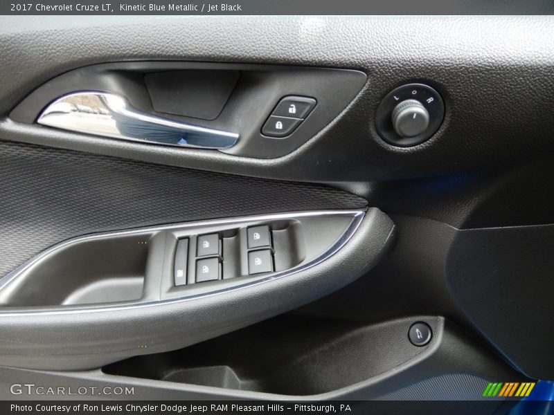 Kinetic Blue Metallic / Jet Black 2017 Chevrolet Cruze LT