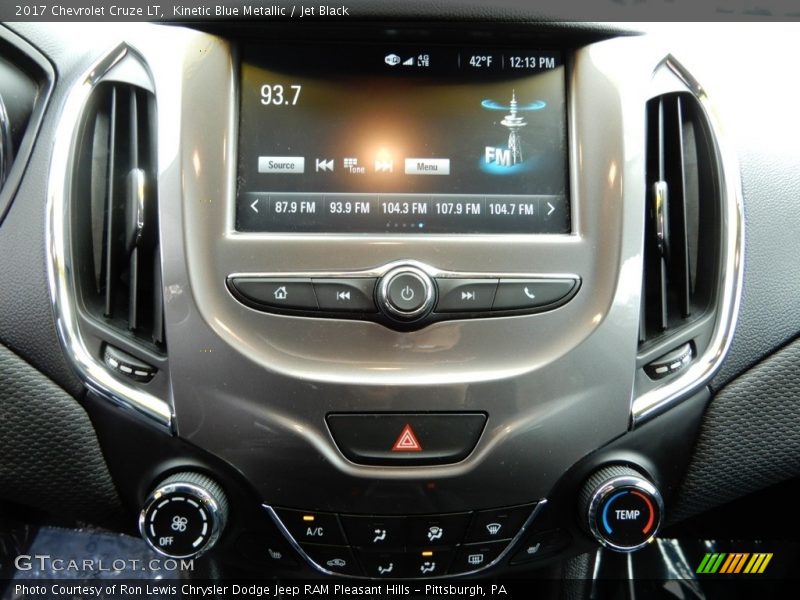 Kinetic Blue Metallic / Jet Black 2017 Chevrolet Cruze LT